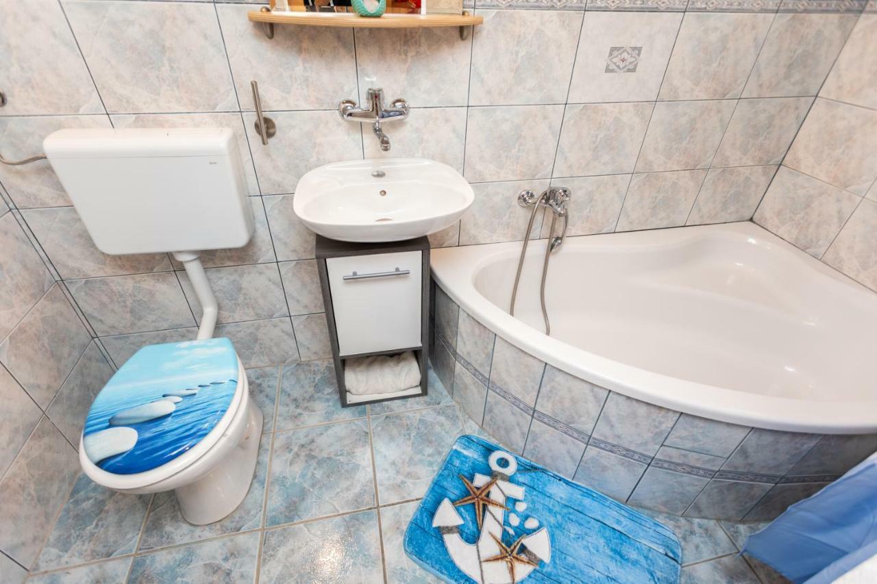 Apartman Verbenia Vrbnik Ngoại thất bức ảnh