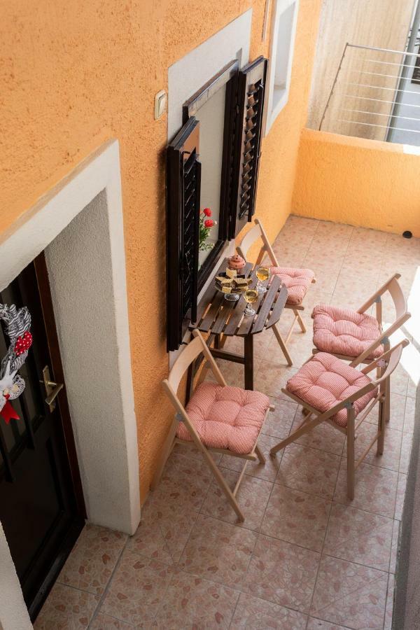 Apartman Verbenia Vrbnik Ngoại thất bức ảnh