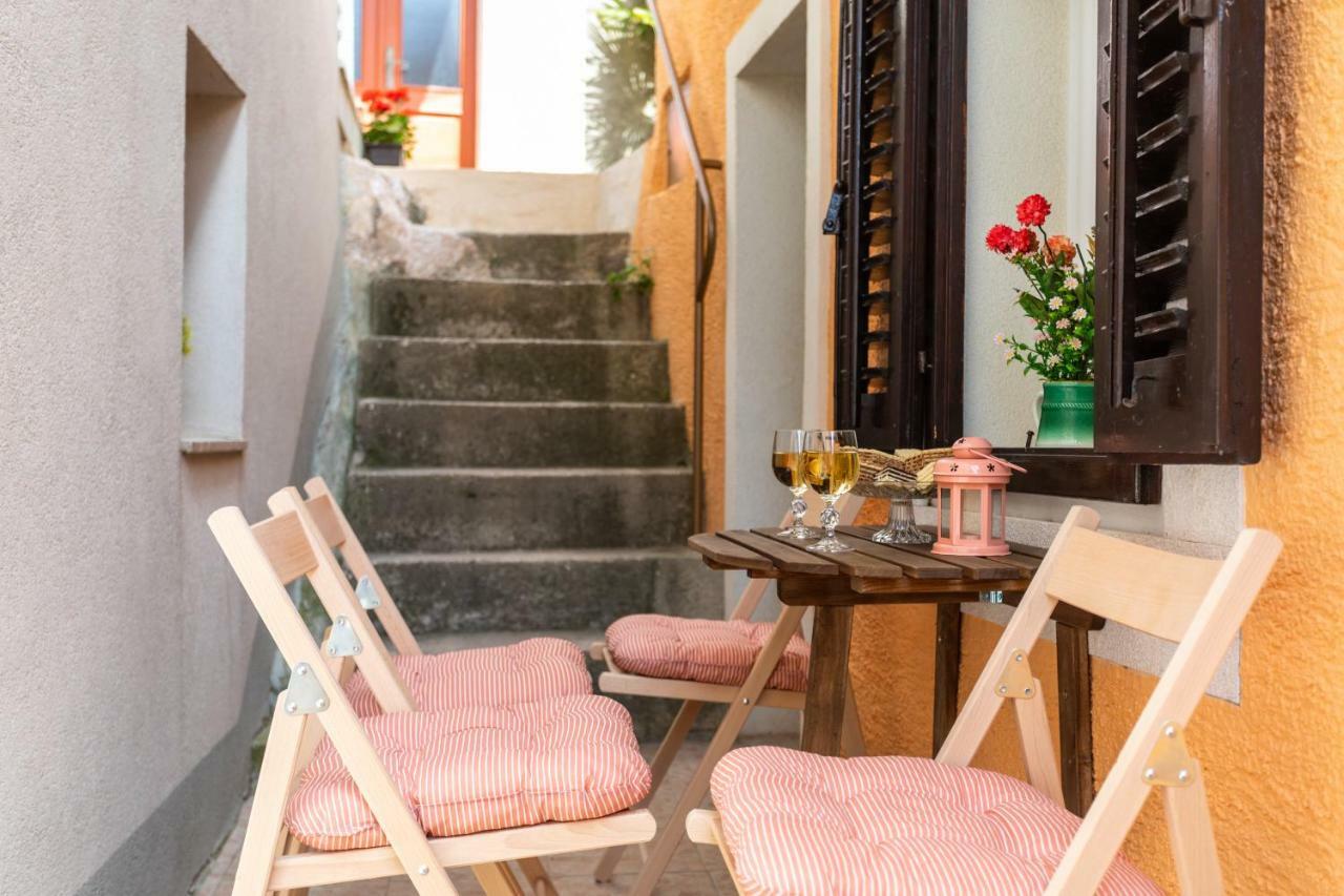 Apartman Verbenia Vrbnik Ngoại thất bức ảnh