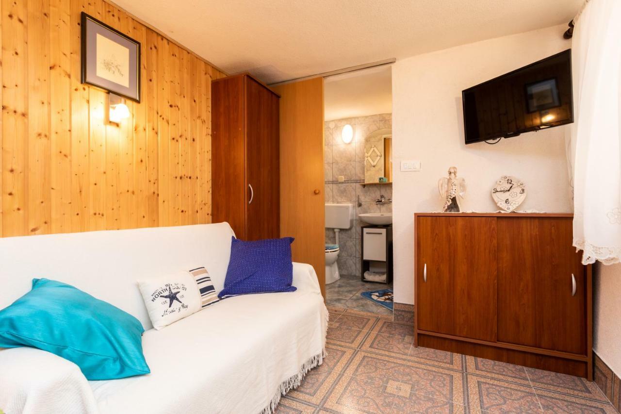Apartman Verbenia Vrbnik Ngoại thất bức ảnh